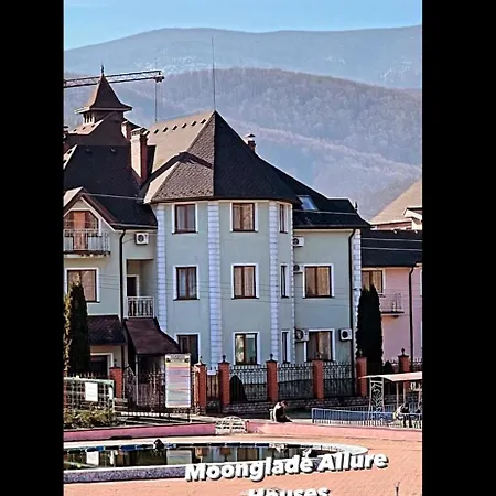Апартаменты Moonglade Allure *