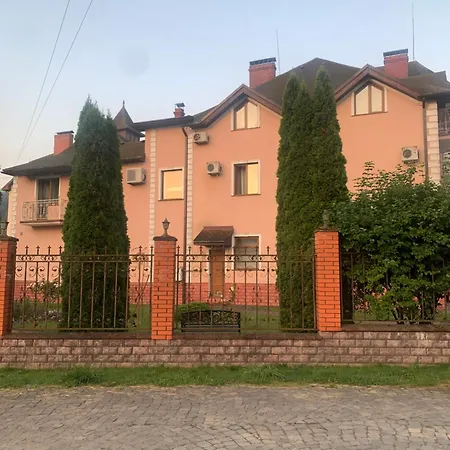 Moonglade Allure Поляна
