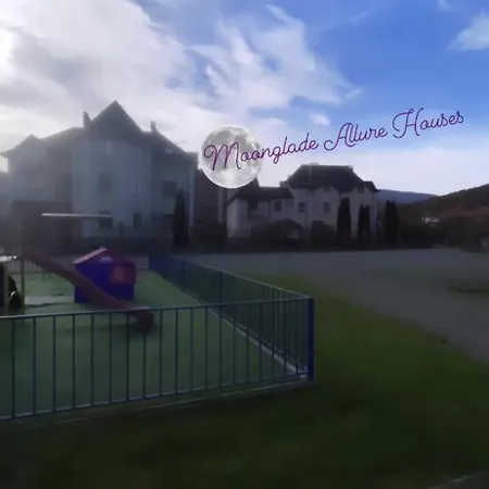 Moonglade Allure Апартаменты Поляна